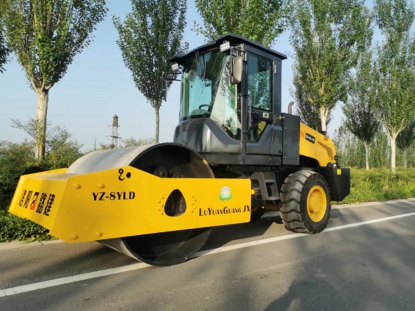如何對壓路機進行常規(guī)的保養(yǎng)？路源廣小編為您介紹